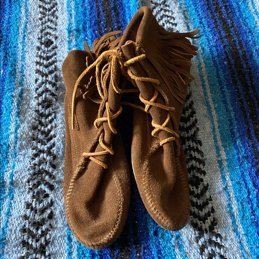 Women’s Minnetonka Moccasins, ankle boots. Size 7